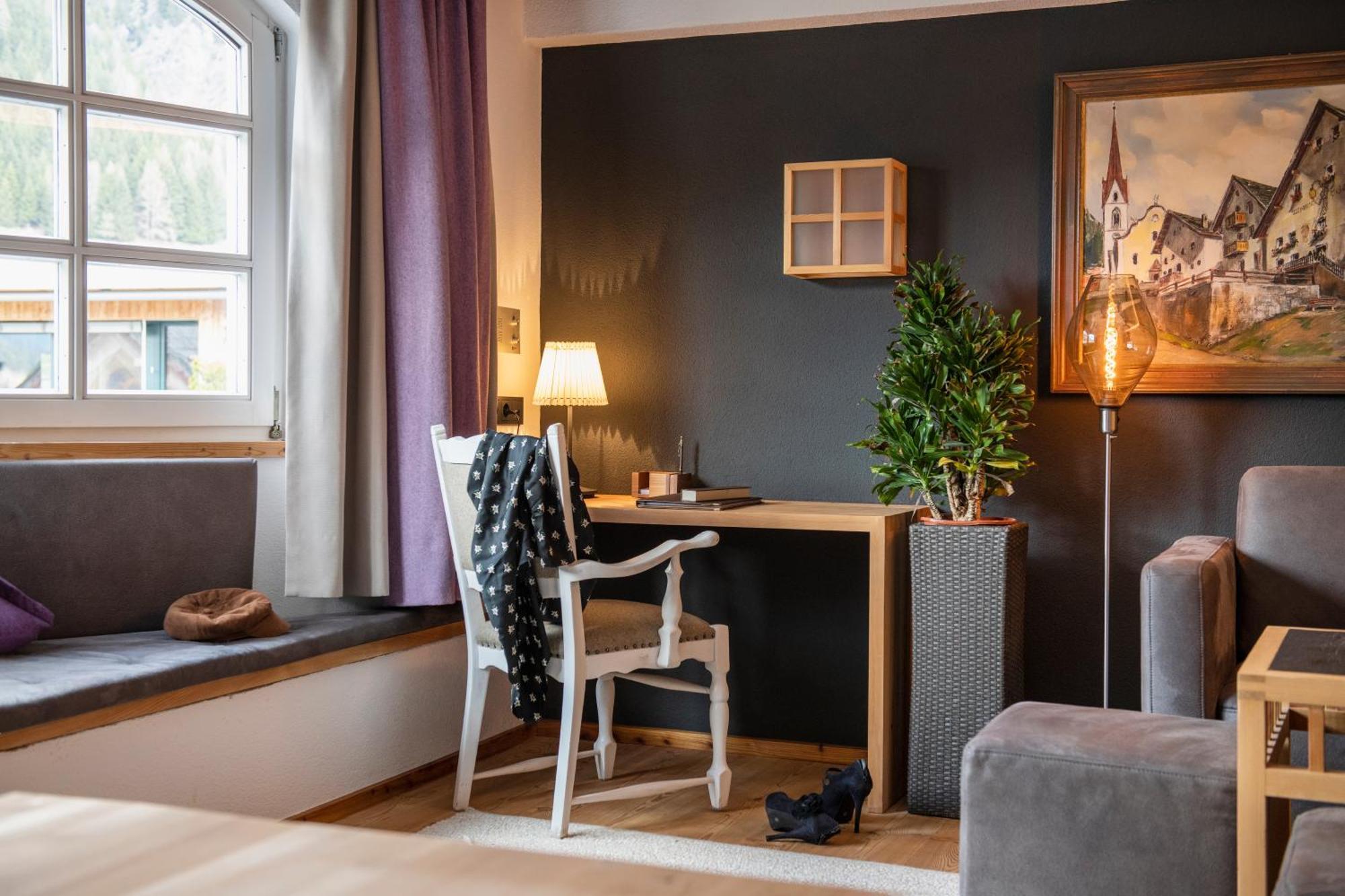 Hotel Goldener Adler - Im Sommer Silvretta Card Premium Inkludiert Ischgl Esterno foto