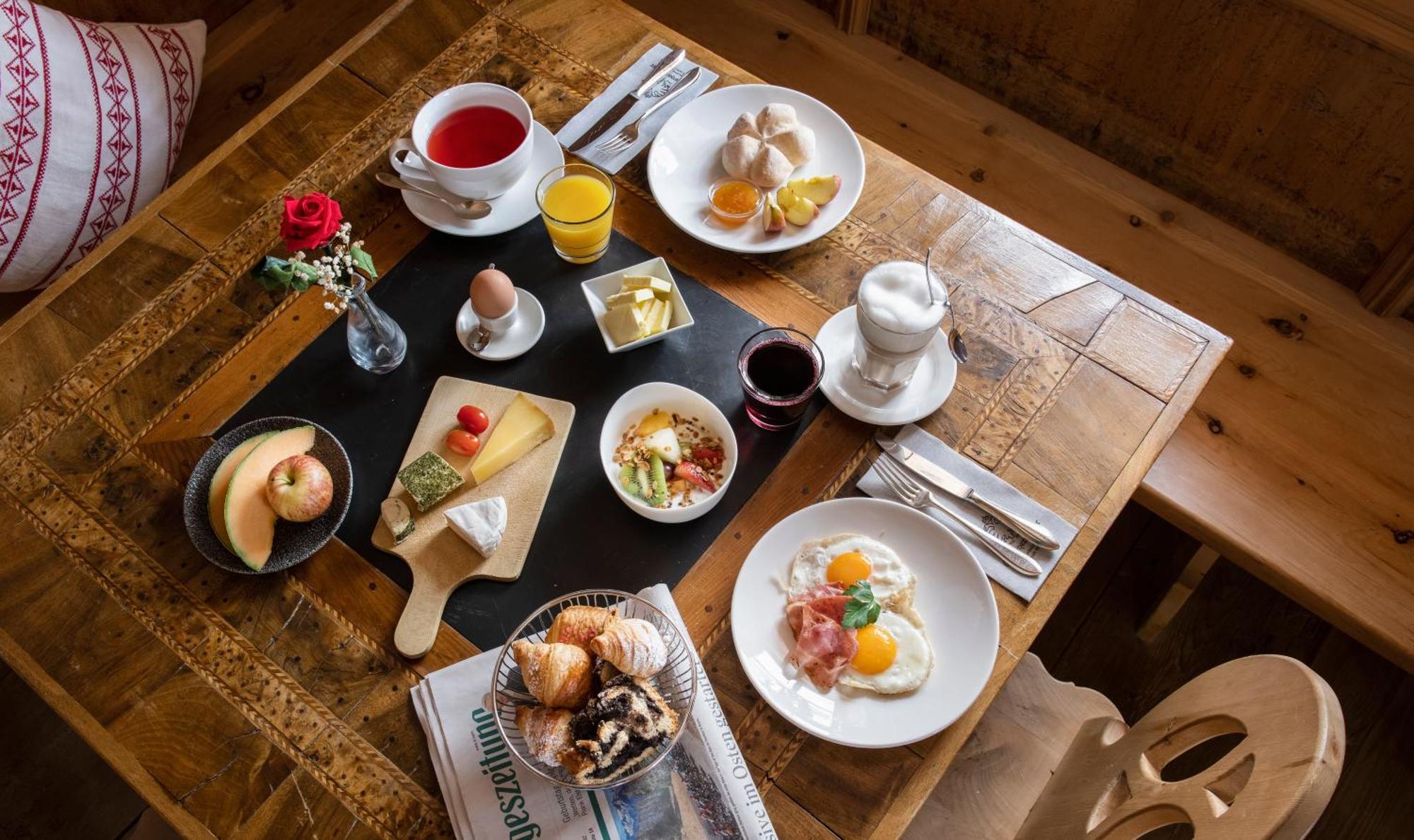 Hotel Goldener Adler - Im Sommer Silvretta Card Premium Inkludiert Ischgl Esterno foto