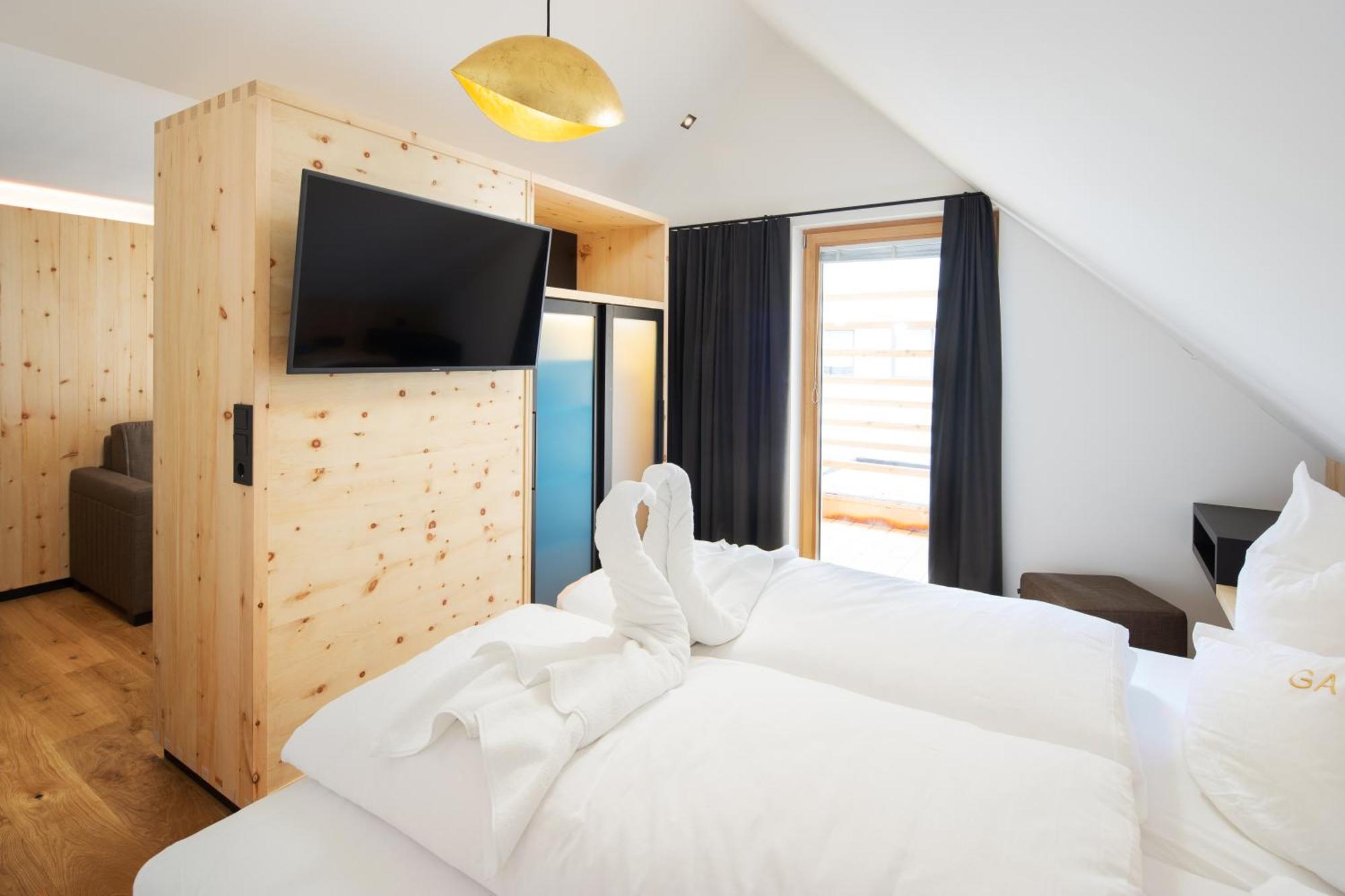 Hotel Goldener Adler - Im Sommer Silvretta Card Premium Inkludiert Ischgl Esterno foto