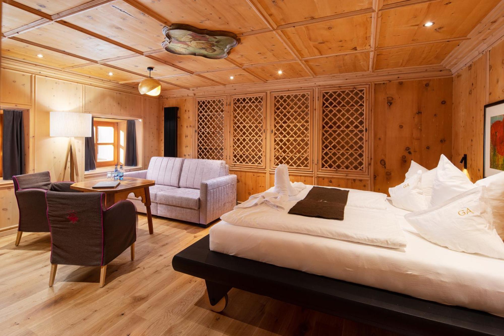 Hotel Goldener Adler - Im Sommer Silvretta Card Premium Inkludiert Ischgl Esterno foto