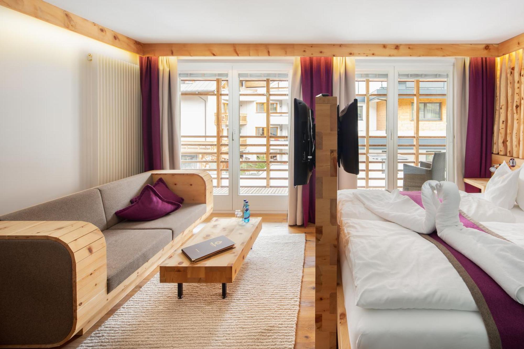 Hotel Goldener Adler - Im Sommer Silvretta Card Premium Inkludiert Ischgl Esterno foto