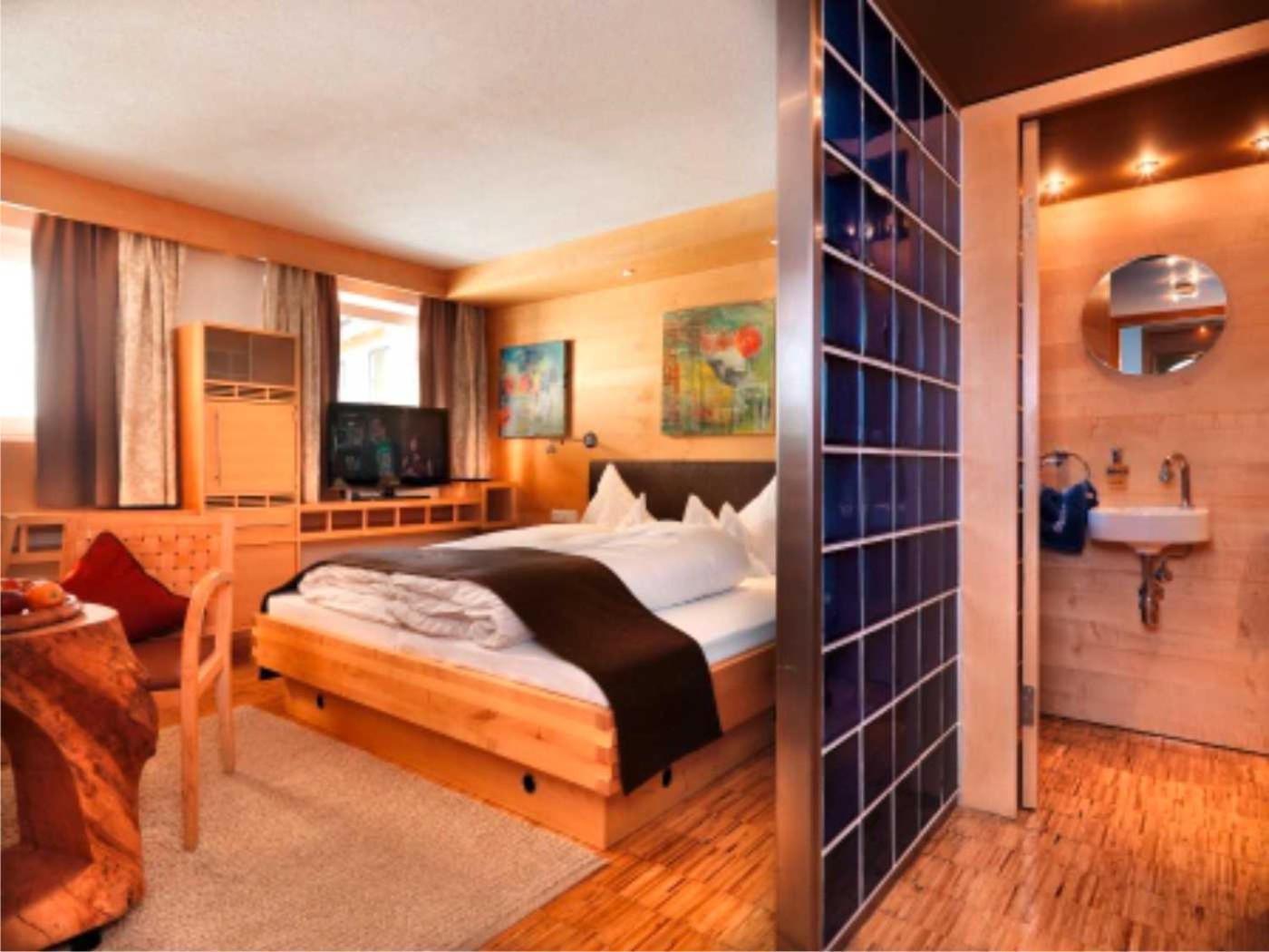 Hotel Goldener Adler - Im Sommer Silvretta Card Premium Inkludiert Ischgl Esterno foto