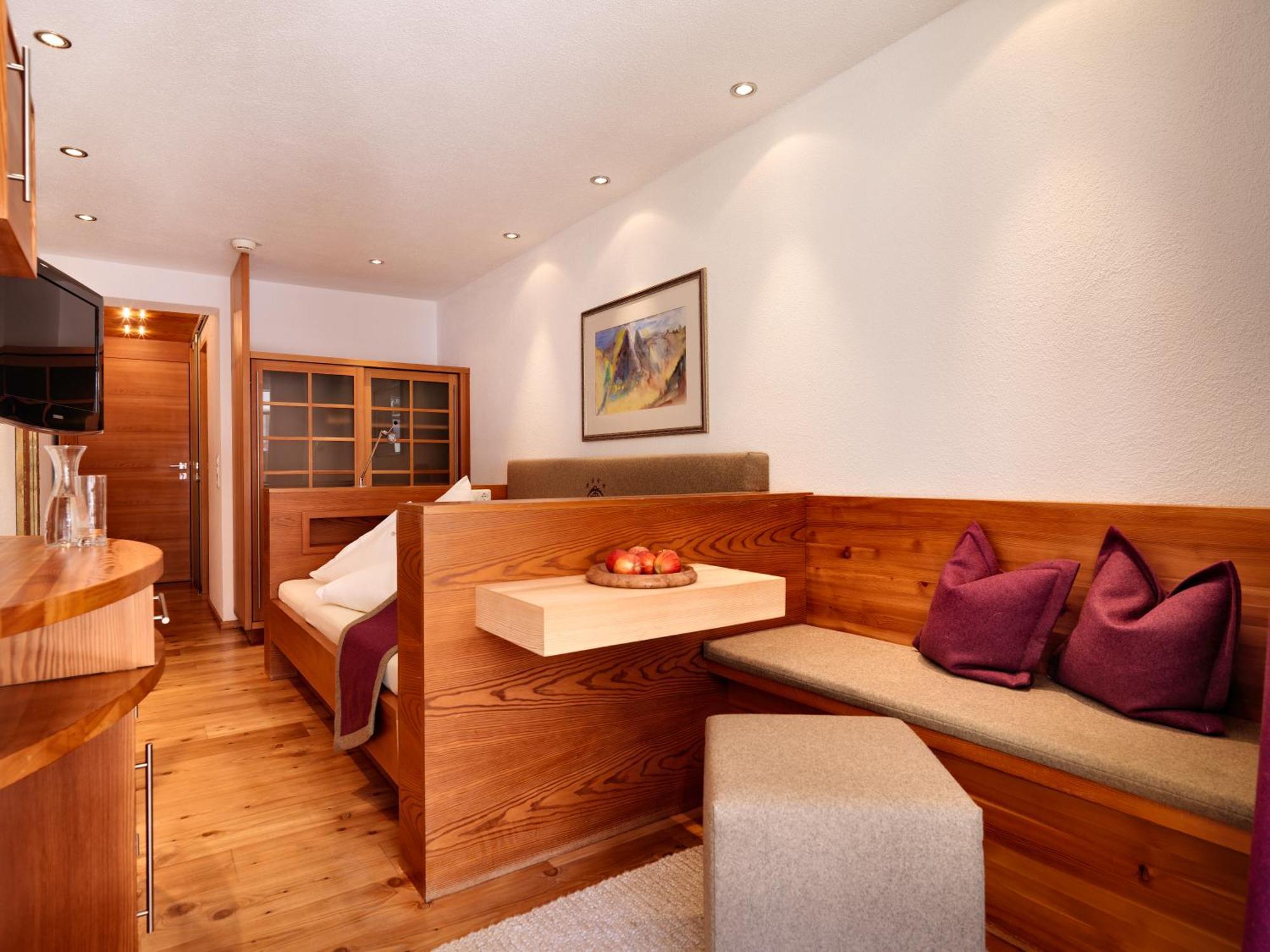 Hotel Goldener Adler - Im Sommer Silvretta Card Premium Inkludiert Ischgl Esterno foto