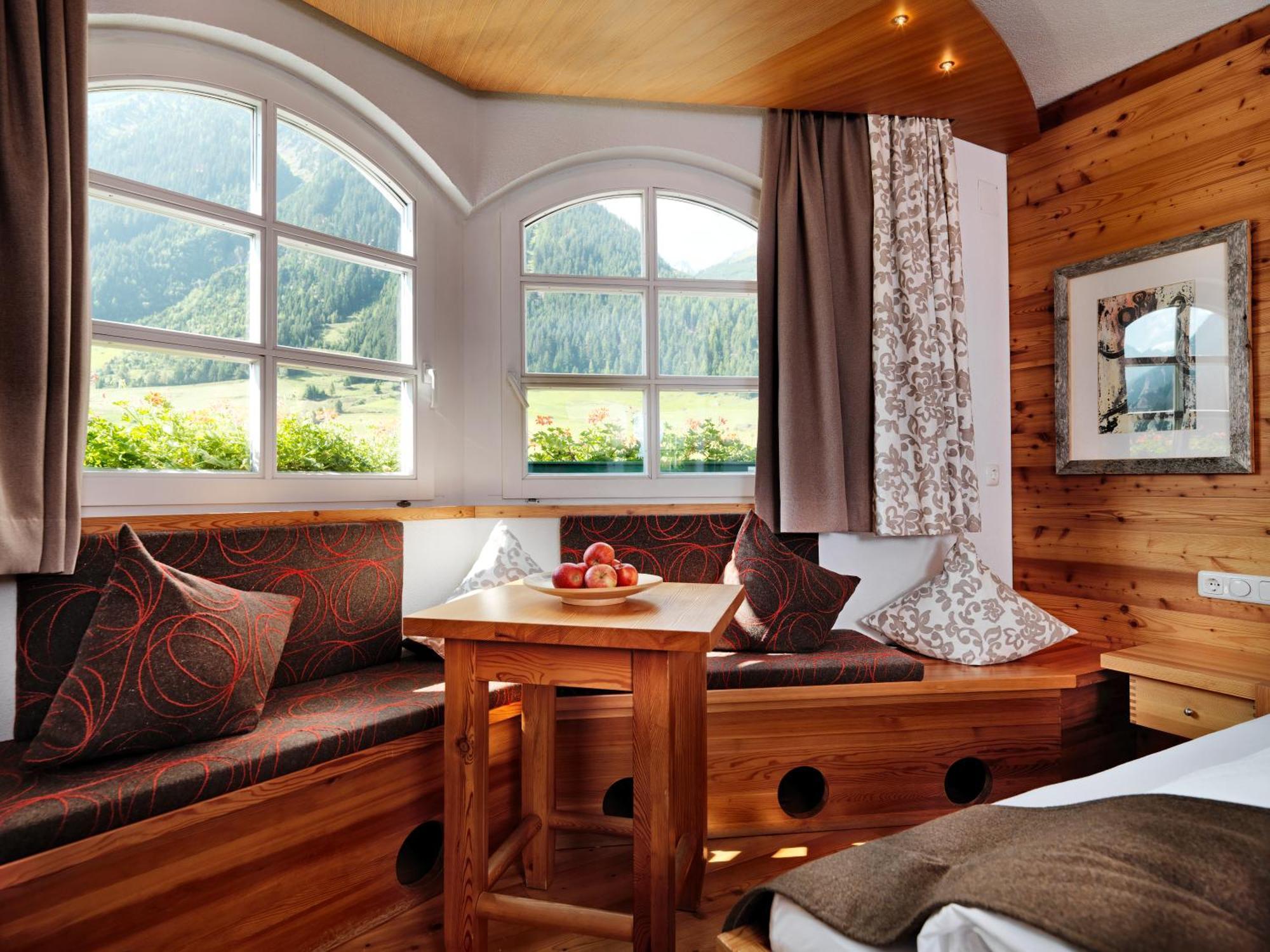 Hotel Goldener Adler - Im Sommer Silvretta Card Premium Inkludiert Ischgl Esterno foto
