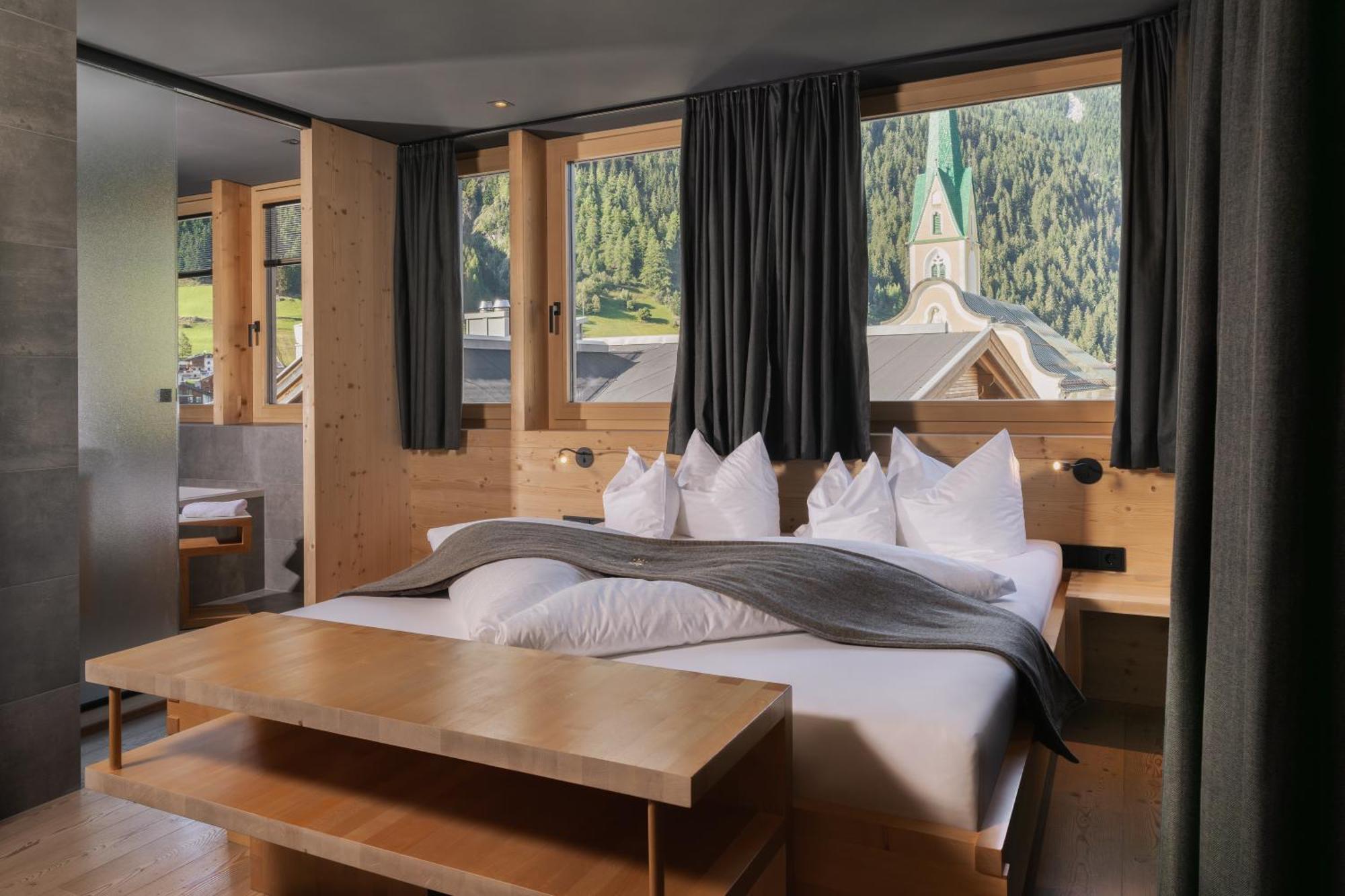 Hotel Goldener Adler - Im Sommer Silvretta Card Premium Inkludiert Ischgl Esterno foto