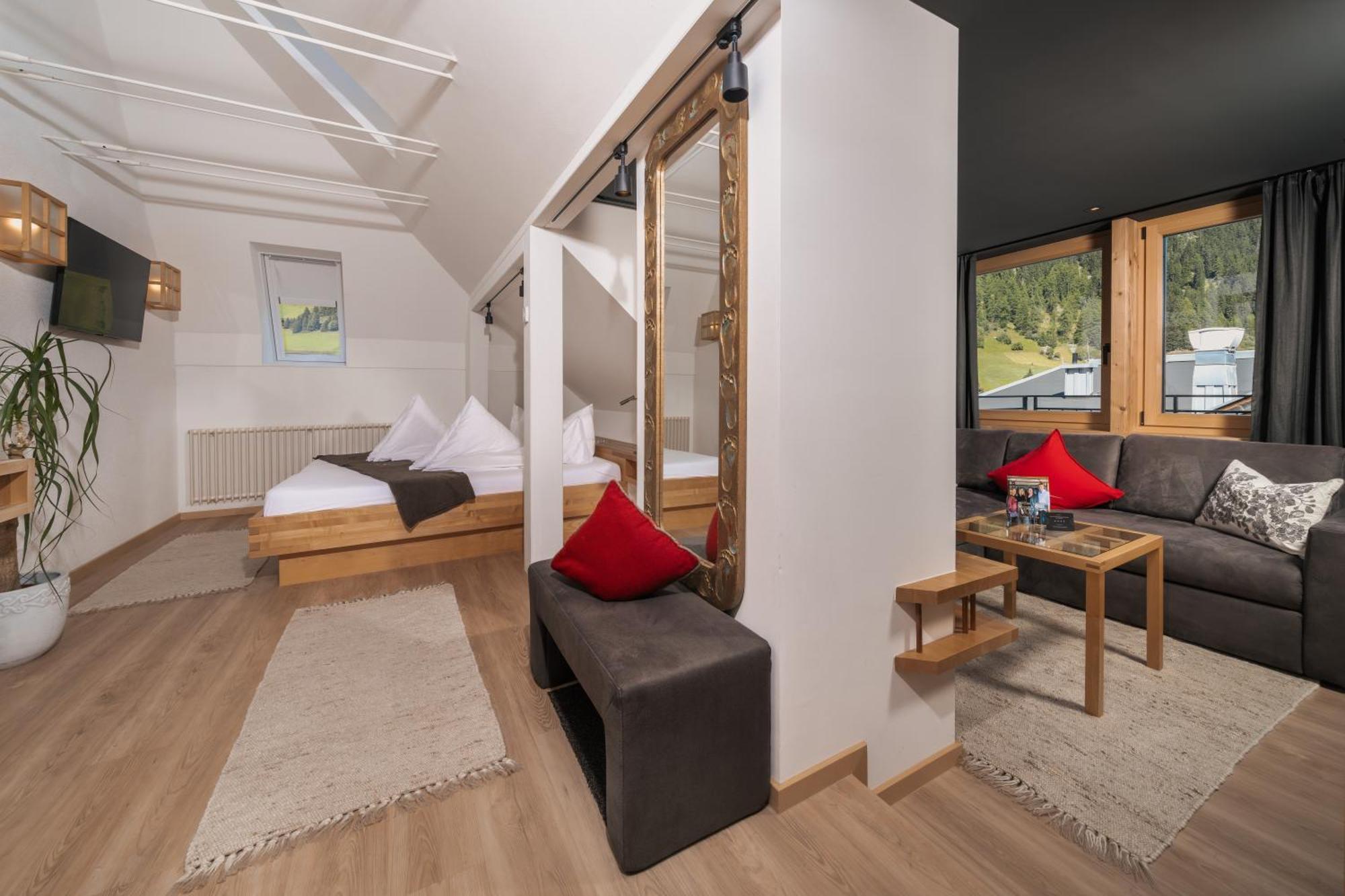 Hotel Goldener Adler - Im Sommer Silvretta Card Premium Inkludiert Ischgl Esterno foto
